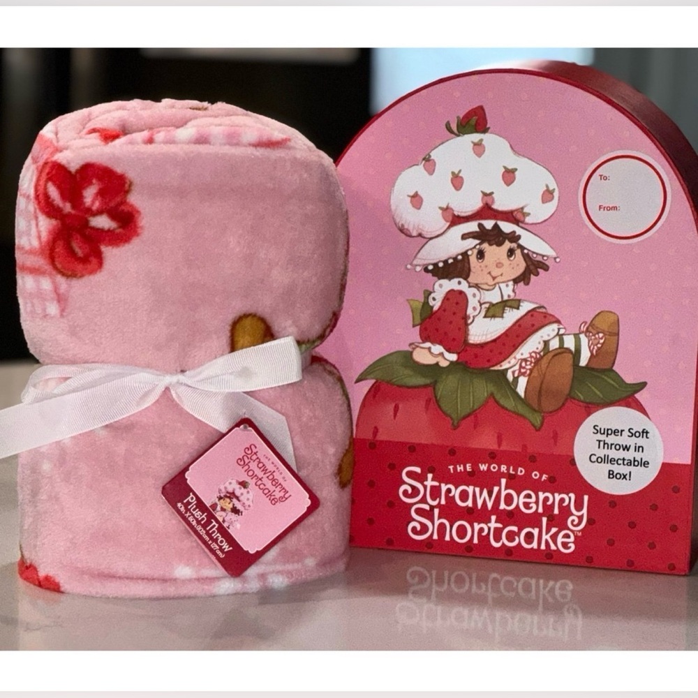 Strawberry Shortcake Christmas Blanket❤️